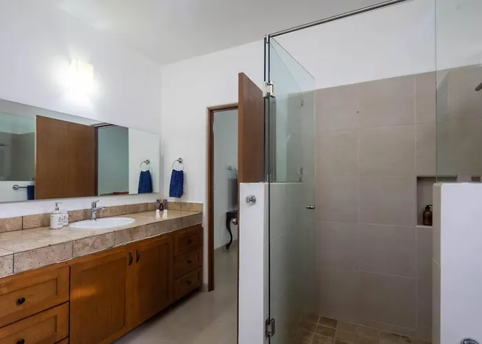 Escapada Serena | Land's End Views & Waterpark Apartment *