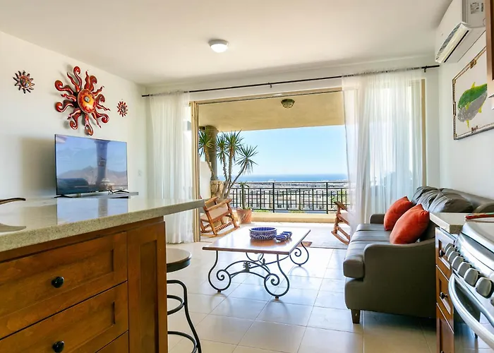 Escapada Serena | Land's End Views & Waterpark Apartment *