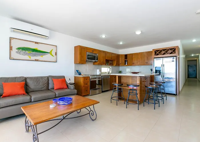 Escapada Serena | Land's End Views & Waterpark Apartment *